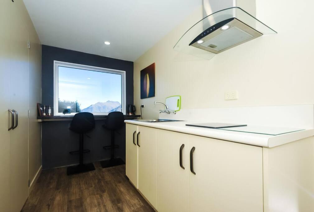 Lovely Apartment- Amazing Lake & Mountain Views Queenstown Extérieur photo